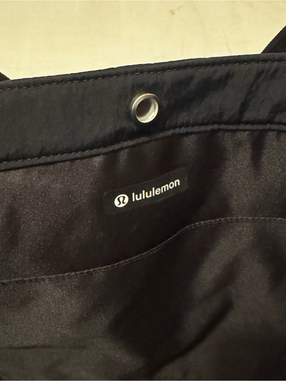 lululemon Daily Multi-Pocket Tote Bag 20L